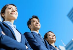 「それは無理だろう」と言われた挑戦を、私たちはいくつも形にしてきました。実はその「無理」や「非常識」と思われる先にこそ、大きな成果が眠っているのです。