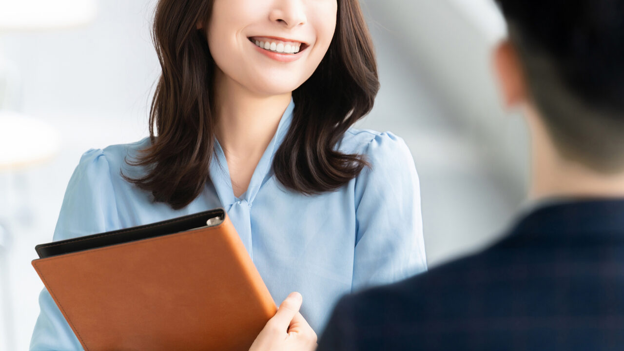 誰だって「もっと仕事を覚えたい」「もっと格好よく働きたい」と思っているものです。だからこそ、部下や後輩には自分の持っているスキルやノウハウを惜しみなく伝えてあげましょう。