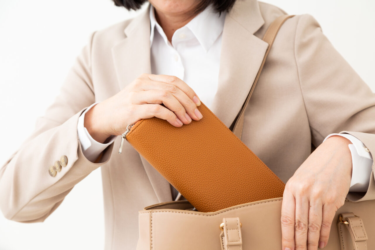 自分のお財布から買い物をするとき、少しでも安く、良いものを選ぼうとしますよね。会社のお金を使うときも、本来は同じ感覚であるべきです。