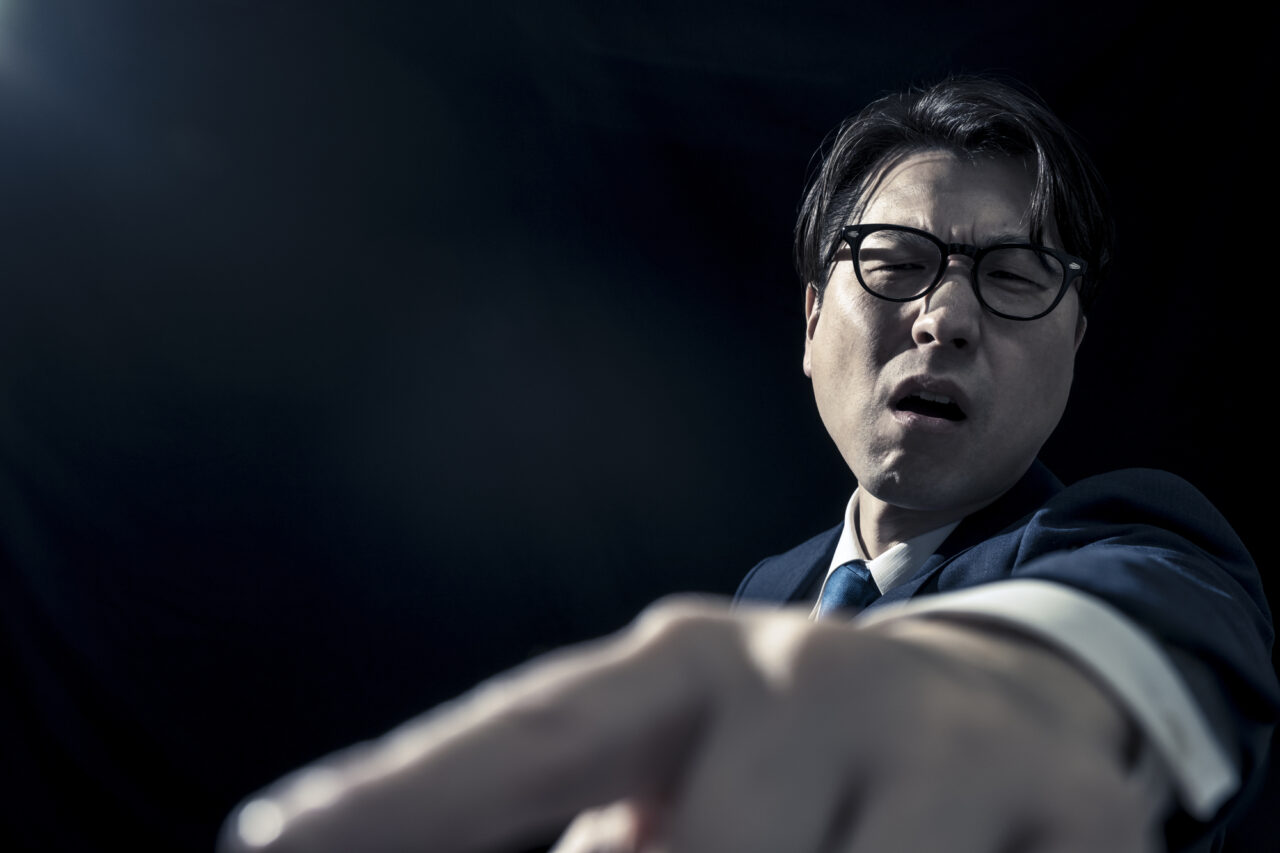 お金を手にしたとたんに態度が変わる人。役職がついた途端に横柄になる人。そんな姿にがっかりした経験はありませんか。