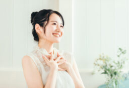 商売をしていると、どうしても避けて通れないのが価格の話です。 「もう少し安くならないか」「他社のほうが安い」と言われる場面は、どんな業種でもあると思います。もちろん価格は大事です。お客様にとって分かりやすい判断材料でもあります。けれど、価格だけで選ばれる状態が続くと、仕事はだんだん苦しくなっていきます。