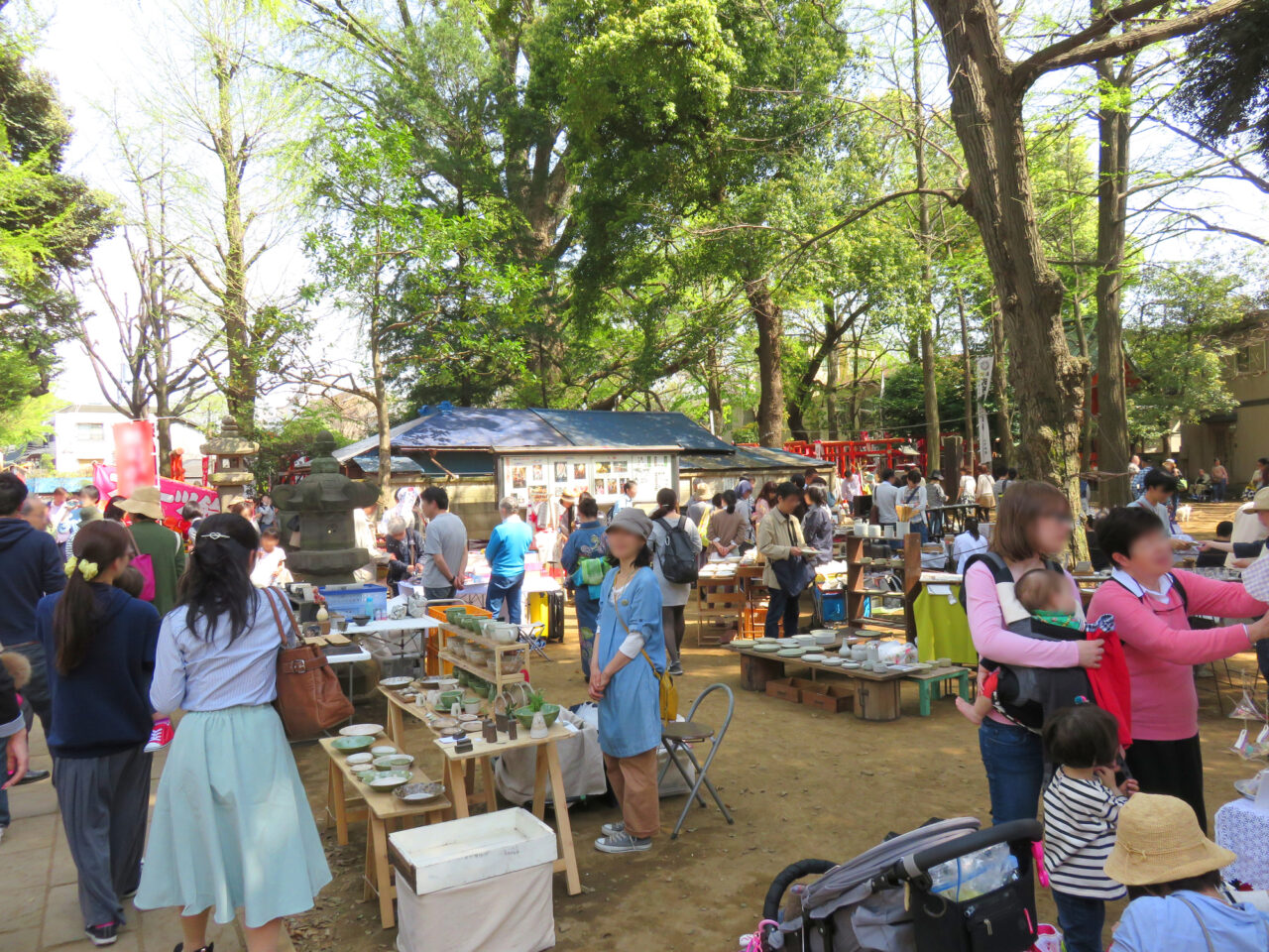 地域活性という言葉を聞くと、マルシェやお祭り、交流イベントなどを思い浮かべる方も多いのではないでしょうか。
たしかに、人が集まり、その場がにぎわうことはとても大切です。普段は出会わない人同士がつながったり、地域の魅力をあらためて感じたりするきっかけにもなります。
ただ、地域活性で本当に大切なのは、イベント当日のにぎわいだけではありません。
そのあとに何が残るのか。そこまで考えていくことが、実はとても重要です。