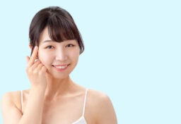 ヘルスケア業界は、これからますます重要性が高まる分野です。 健康食品、サプリメント、フィットネス、整体、リラクゼーション、予防サービス、健康管理アプリ、ウェルネス商品など、ヘルスケアに関わるサービスは私たちの暮らしの中に広がっています。 一方で、ヘルスケア業界のマーケティングには難しさもあります。 なぜなら、扱うテーマが「健康」だからです。