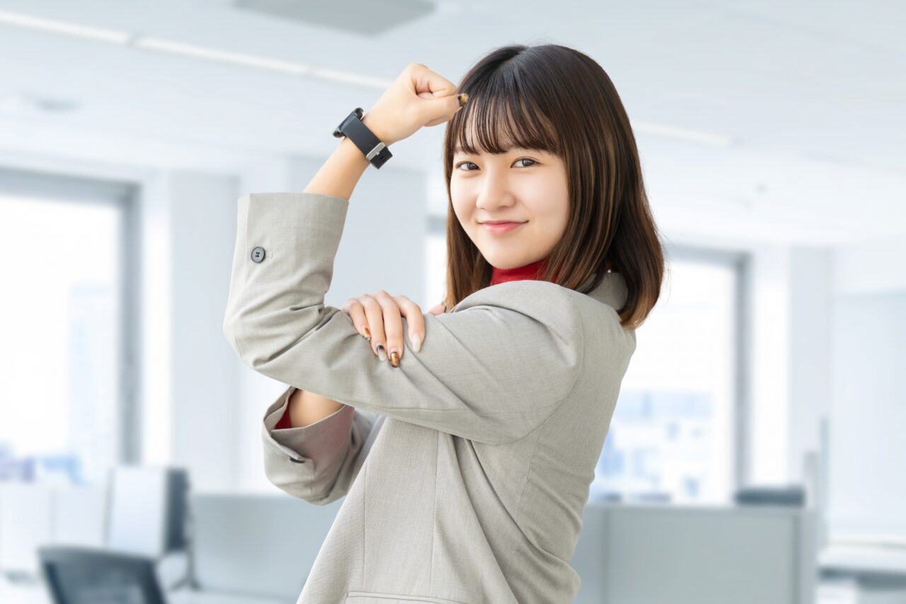 何かに挑戦しようとしたとき、最初から「自分には無理かもしれない」と感じてしまうことがあります。
新しい仕事を任されたとき。
人前で話さなければならないとき。
今まで経験したことのない分野に踏み出すとき。
そんな場面で足が止まってしまうのは、単に性格が弱いからではないと思います。