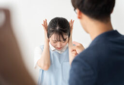 仕事をしていると、思い通りにいかないことはたくさんあります。 予定通りに進まない。 相手に伝えたつもりのことが伝わっていない。 何度も同じミスが起きる。 急な変更を求められる。 理不尽だと感じる言葉を受ける。 そんな時、人は怒りを感じます。