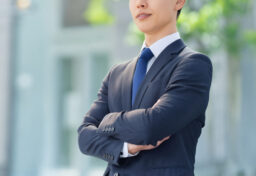 若い頃は、ただ頑張ることができた。 もっと成果を出したい。 もっと評価されたい。 もっと収入を増やしたい。 もっと認められたい。 そうした気持ちが、仕事を前に進める大きな力になっていた時期があると思います。